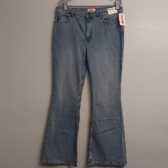 Wrangler size 16 women's high-rise fierce flare light blue denim jeans. - Picture 1 of 17